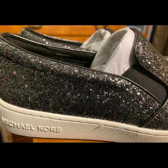 Authentic Michael Kors sneaker slip on gun powder - Picture 7 of 11
